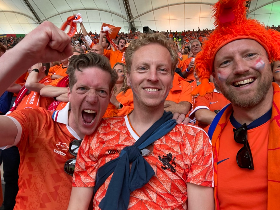 Oranje Feest in Hamburg: Weghorst Beslist Eerste Wedstrijd op EK